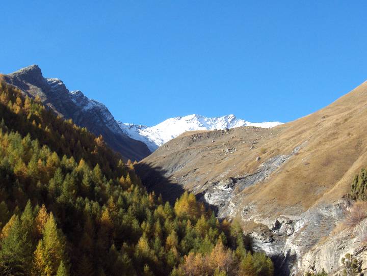 le vallon de pemian avec le gros Grenier 